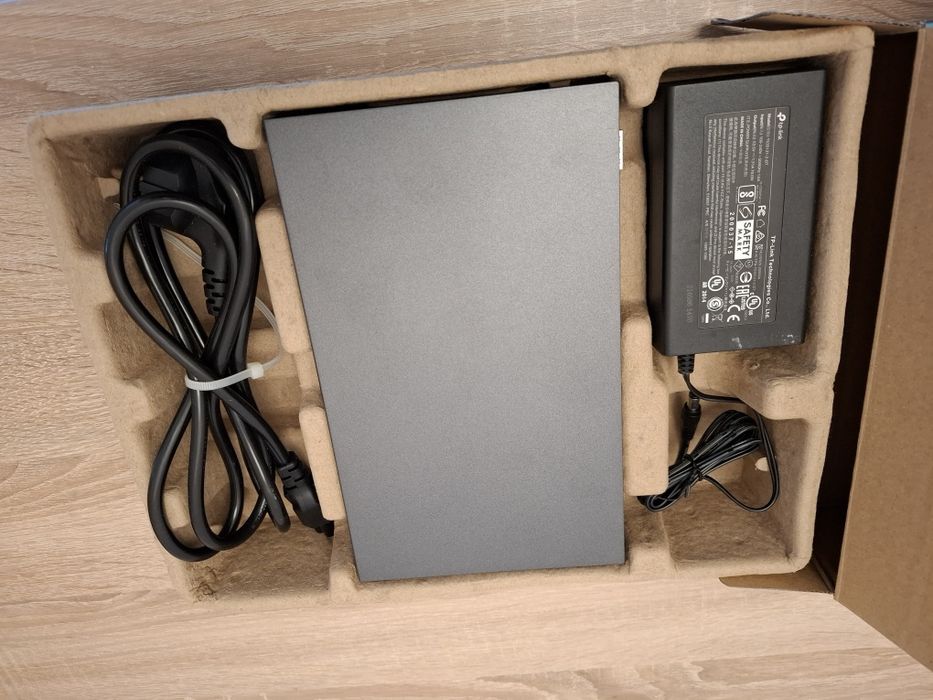 Switch si router tp-link