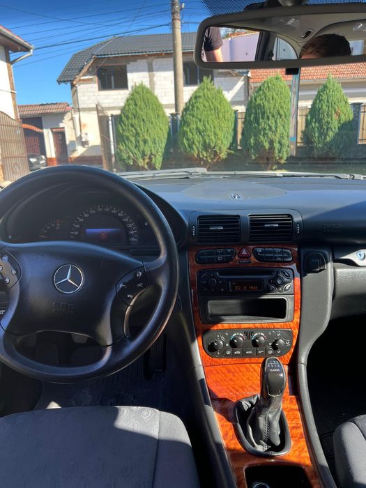Mercedes-Benz C 220