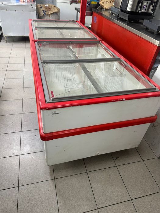 Продам морозильник большой