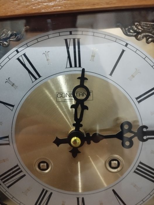 Стенен часовник !!