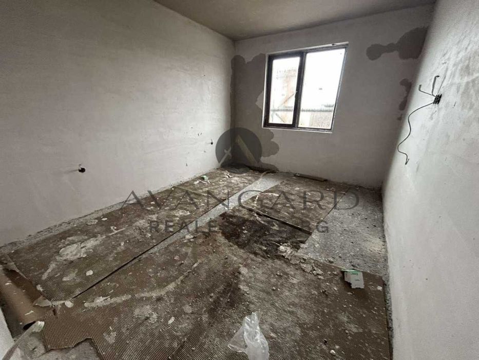 Продава се Четиристаен апартамент в Пловдив, Остромила - 131 кв.м за 1268 €/кв.м - Снимка #4