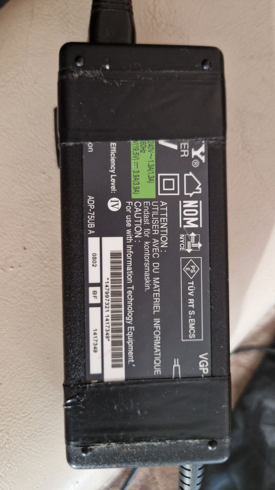 De vânzare laptop Sony Vaio funcțional, cu încărcător.