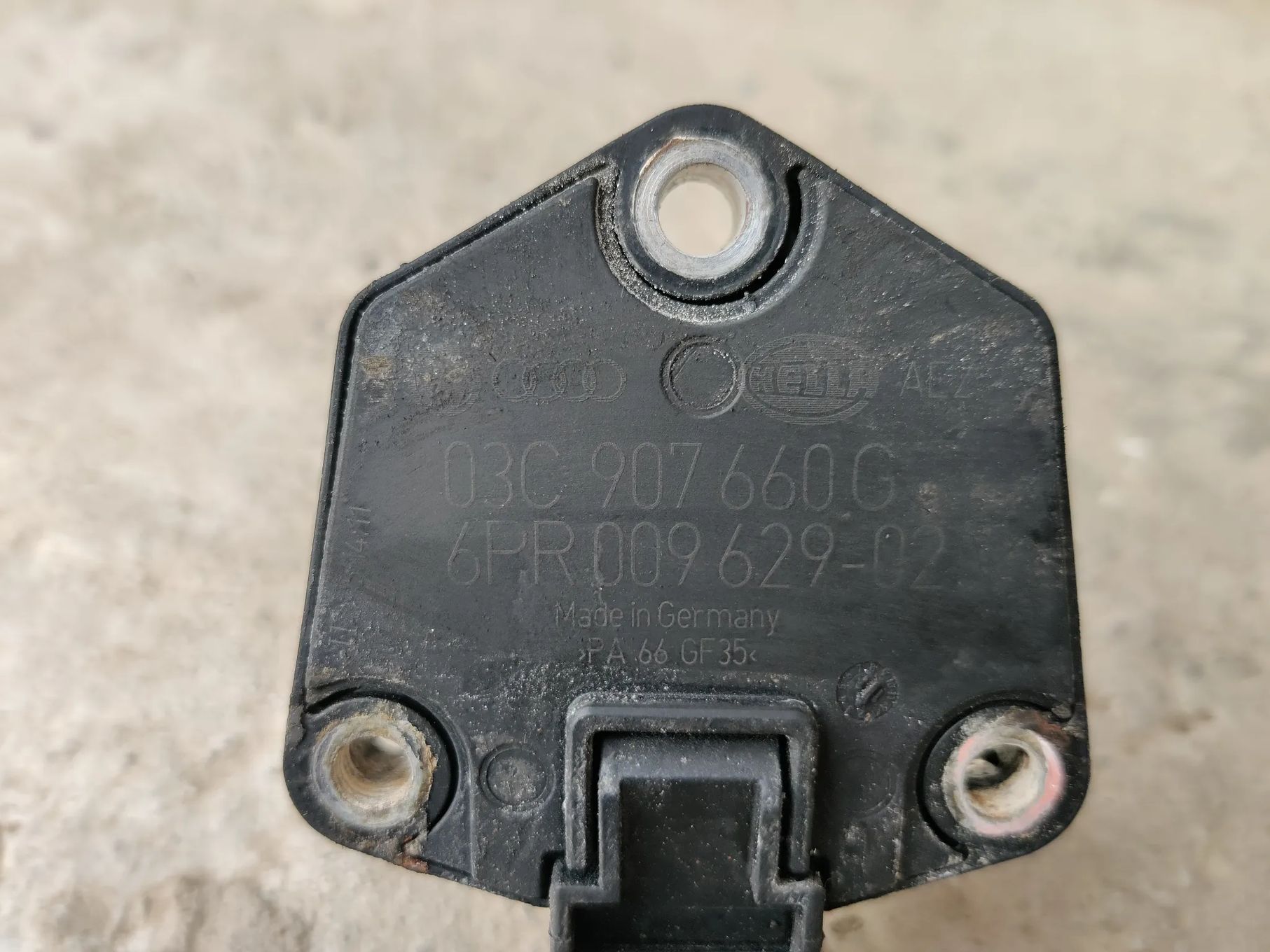 Senzor nivel baie ulei motor 2.0 TDi Seat Exeo Audi A4 B6 B7 A6 Passat Golf Octavia 03C907660G