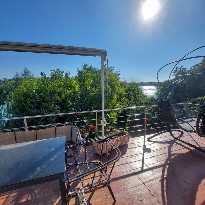 Casa Branesti cu deschidere la lac.