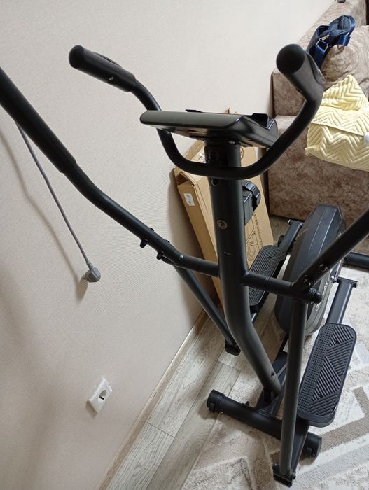 Тренажёр эллипс почти новый
