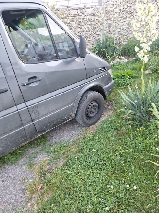 Mercedes sprinter 208