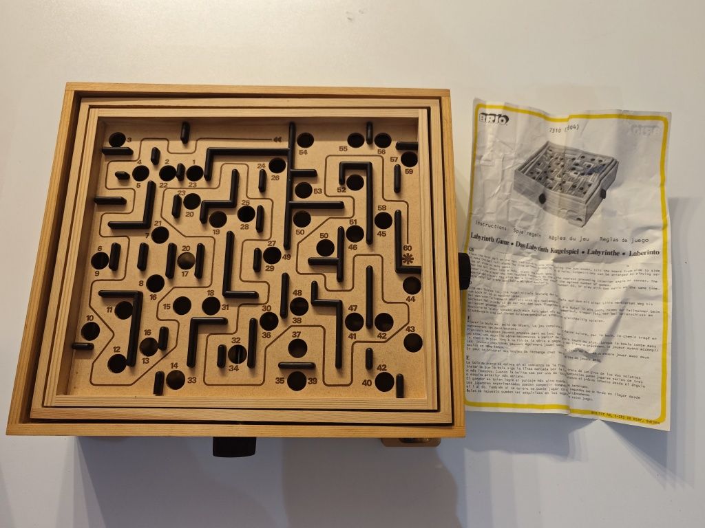 Joc de dexteritate din lemn Labyrinth Original made in Suedia