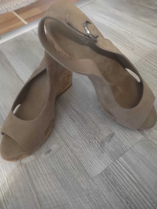 Sandale noi măsura 38