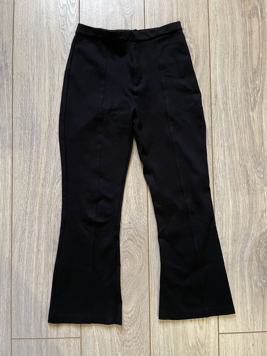 Pantaloni cropped flare Stradivarius, negri, 36