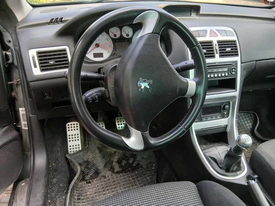 Mașină Peugeot 307 CC