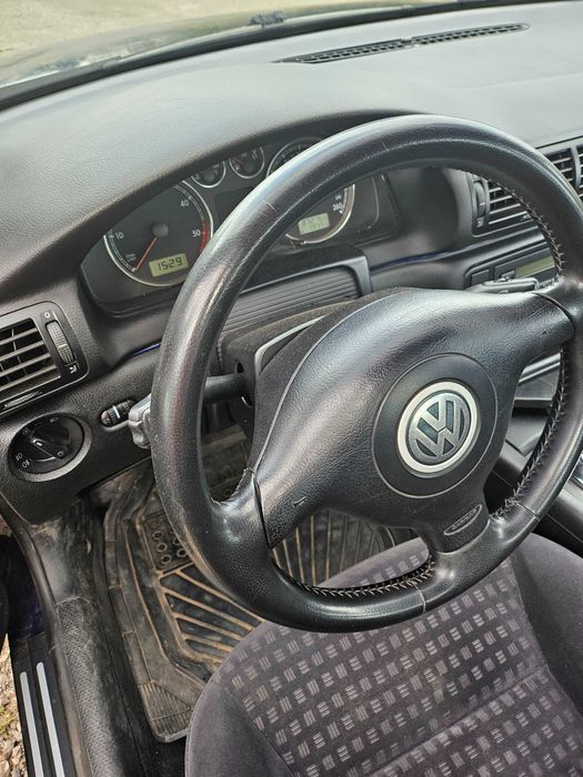 Продавам пасат 5.5 TDI 1.9 2001г,автоматик