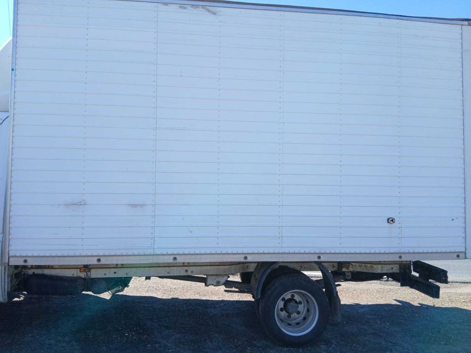 Vând Mercedes Benz 416 motor 2800 an 2004