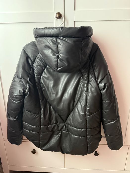 Продавам дебело зимно яке размер С