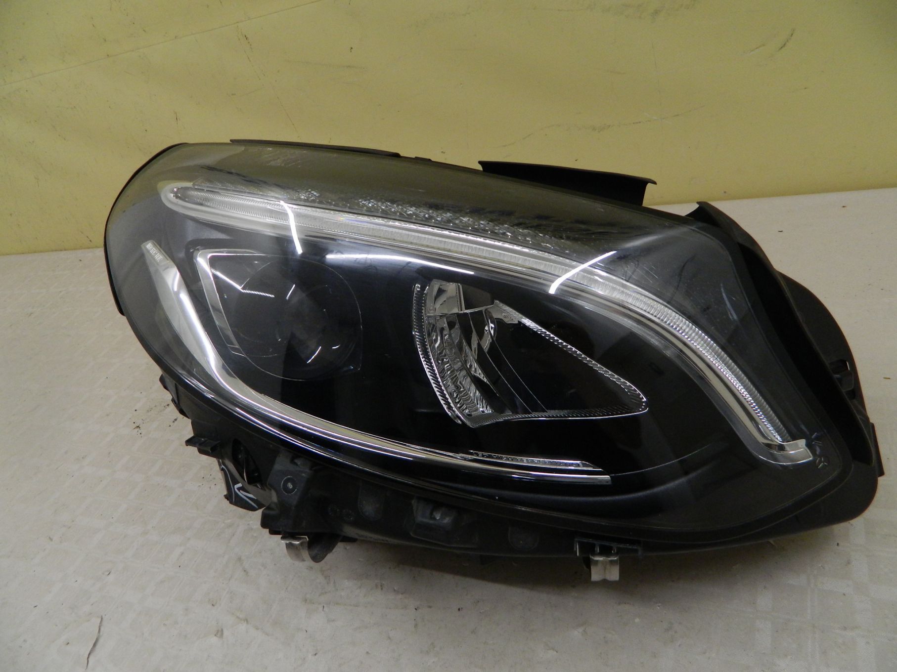 Far dreapta Mercedes B-Class W246 facelift Bi-Xenon, 2015, 2016, 2017, 2018, 2019, 2020, cod origine A2469062801.