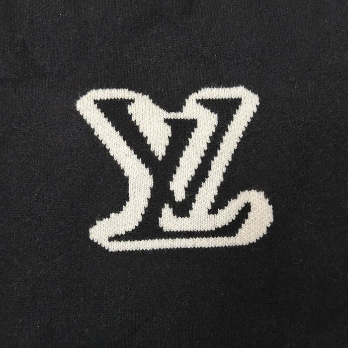 Pulover Louis Vuitton negru pufos – mărimea S | nou cu etichetă