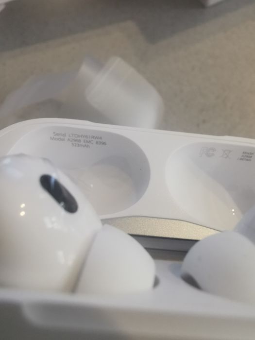 AirPods Pro (gen.2) A3049 A2968  cu carcasa de încarcare MagSafe noi