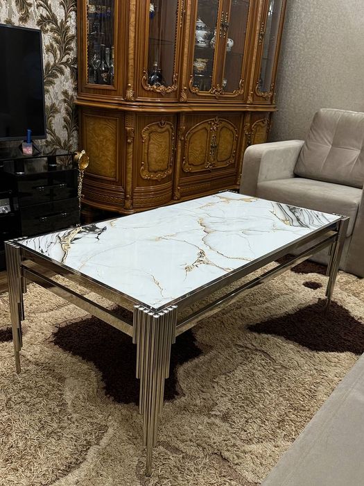 Журнальный стол и консоль