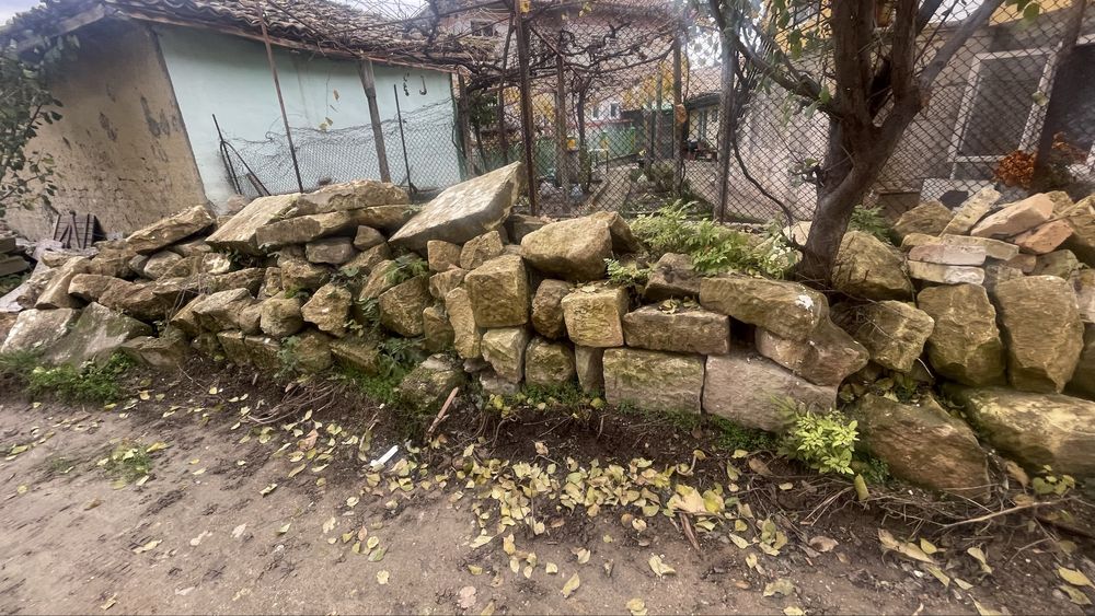 Дялани камъни за зидария груби и оформени