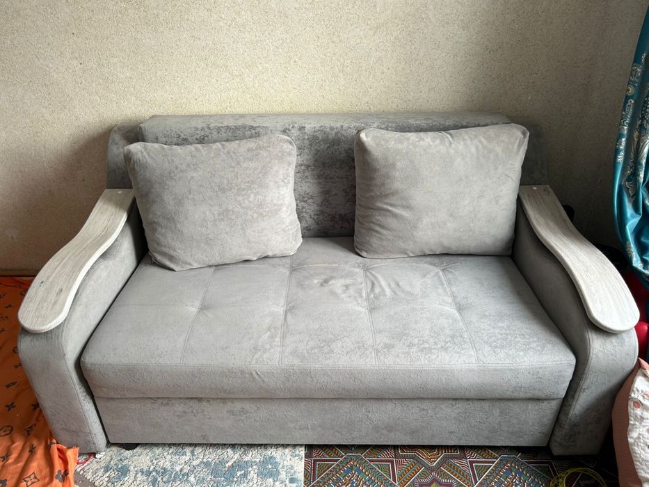 Продам диван в отличном состояний