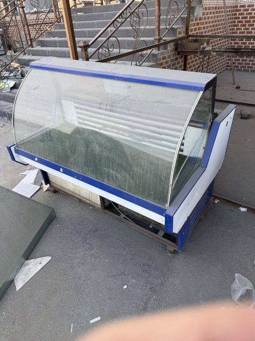 Витрина холодильник