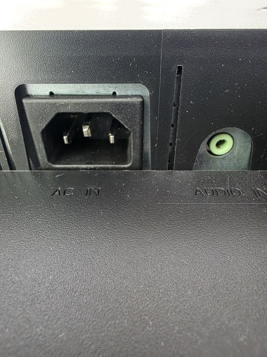 Монитор ASUS VK193SE 19" с камера и говорители – 1440x900, 5ms, VGA