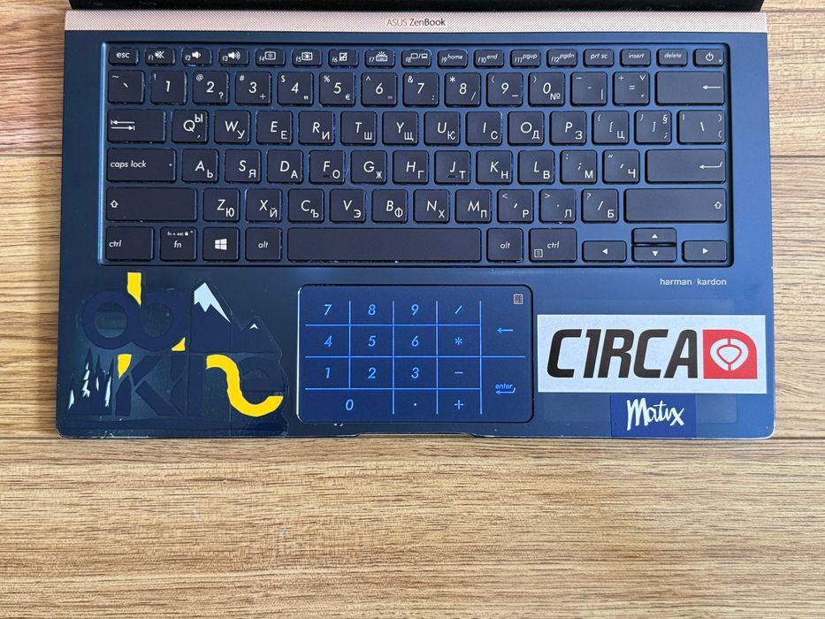 Asus ZenBook 14`i7-8565U/Nvidia MX150/512GB NVMe/8GB RAM/Full HD IPS