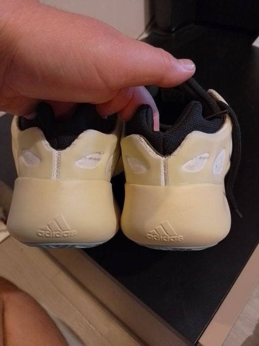 Adidas Yeezy 700 V3 Azael
