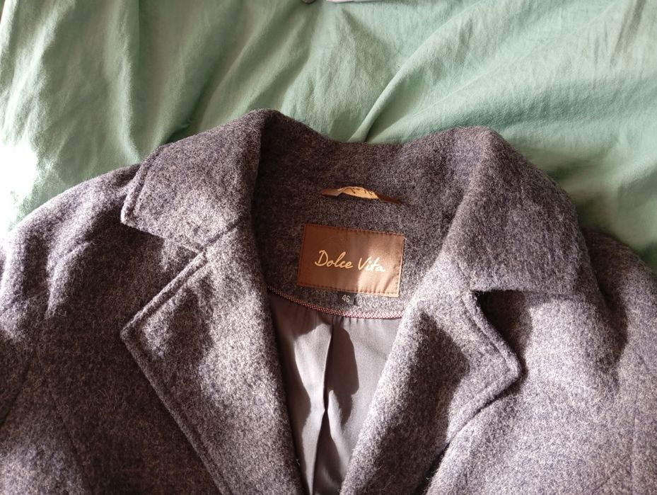 Пальто 46р-р шерть находимся м-он Таугуль