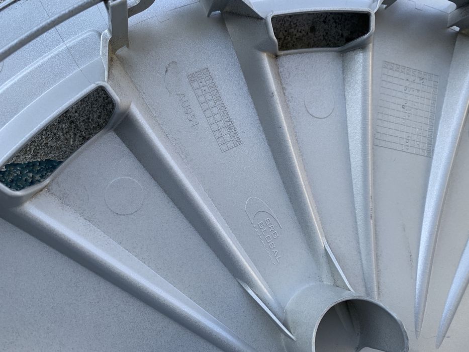 Оригинални тасове от Ауди Audi 2016г 16” цола в перфектно състояние