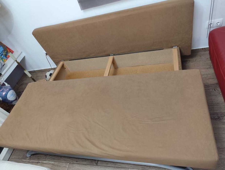 Canapea extensibila  3 locuri