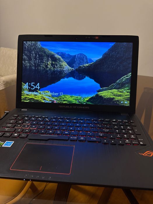Laptop ASUS ROG GL553VD • i7-7700HQ • 32GB RAM • GTX 1050 4GB • SSD