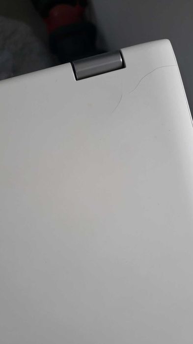 Лаптоп Lenovo Yoga 300 (Бял - отвън и вътре)