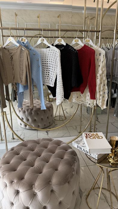 Блузи различни модели