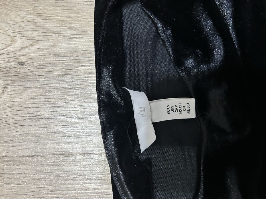 Кадифена рокля H&M