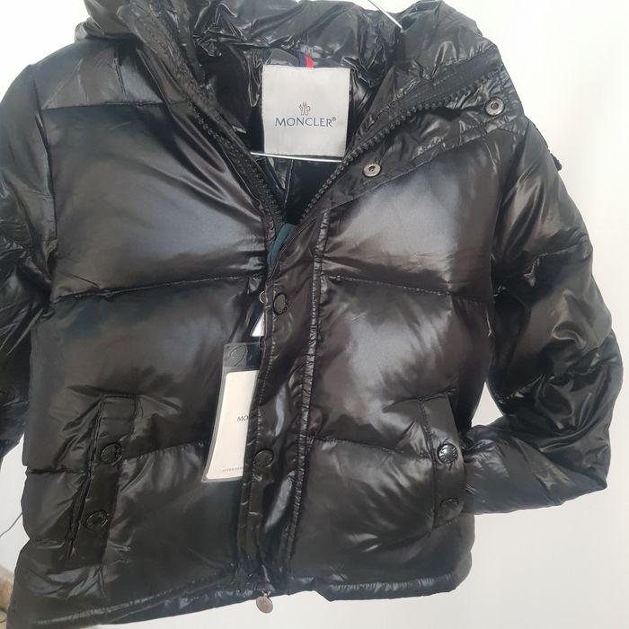 Geaca M o n c l e r,  3(4) ani, cu puf de gasca