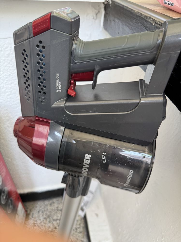 Вертикална Безкабелна Прахосмукачка Без Торба Hoover FD22RP011 Freedom
