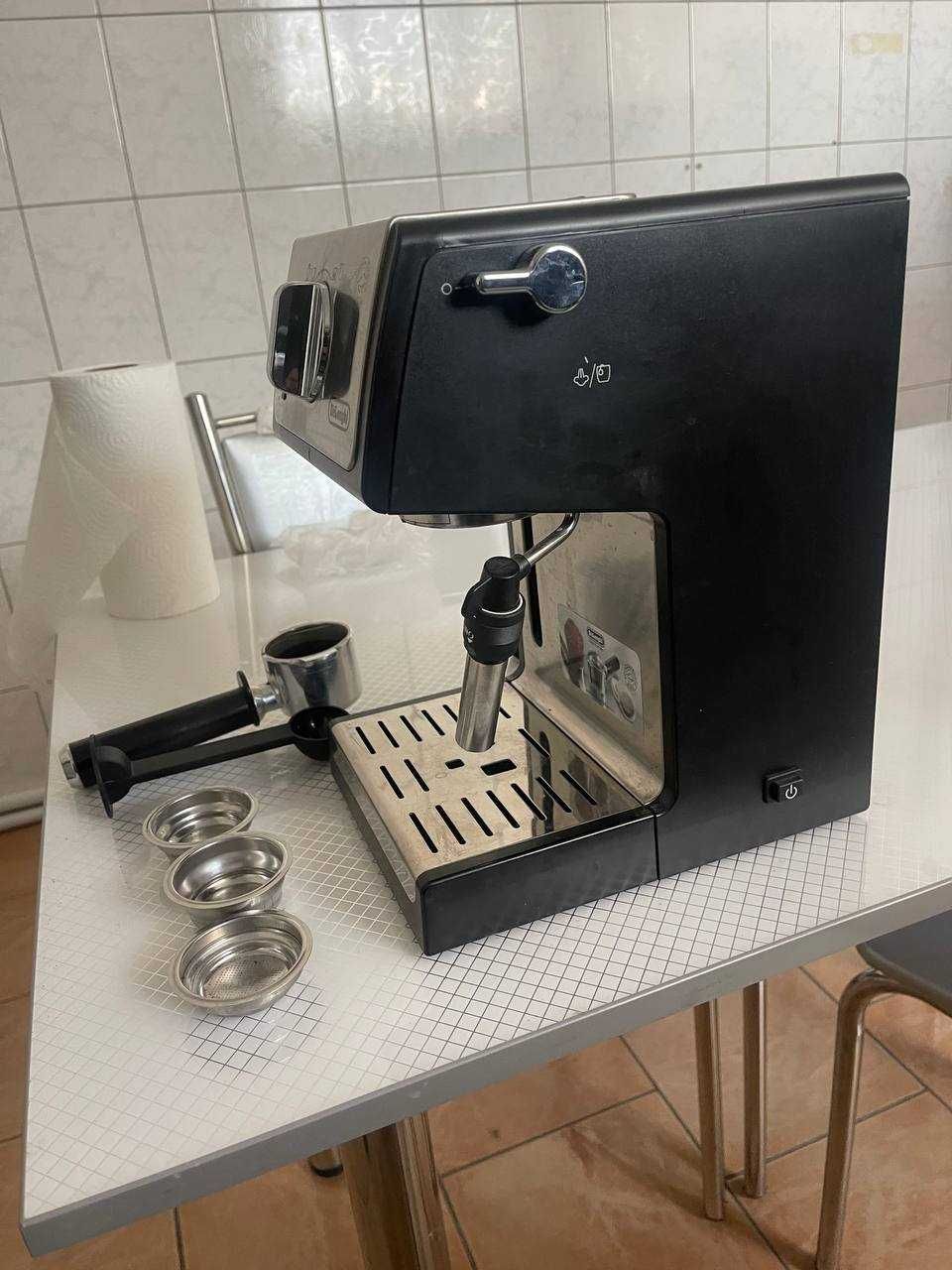 Kofe moshina sotiladi. Delonghi brend. Продается кофемашина