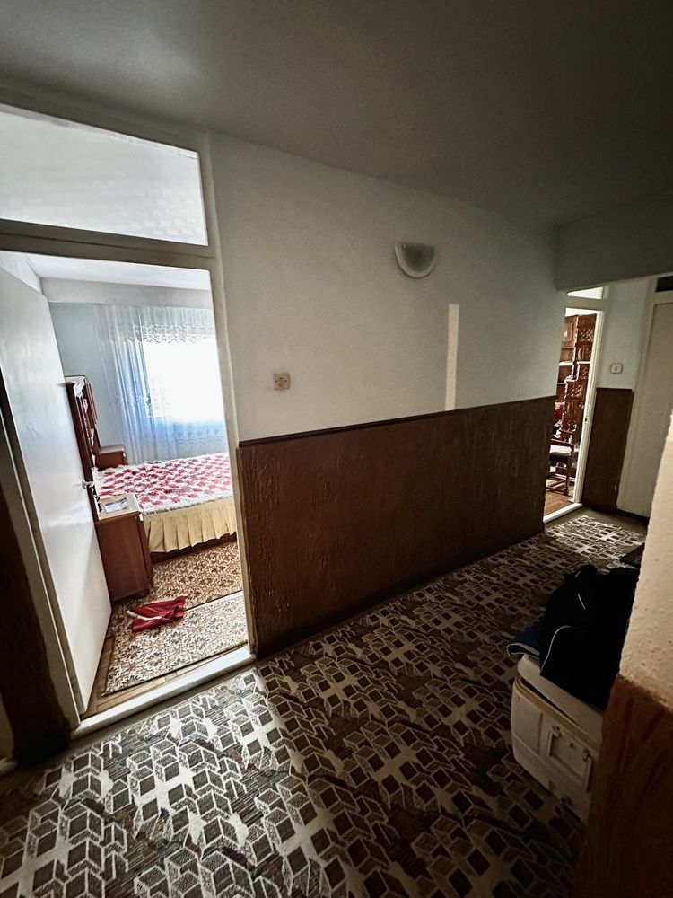 Vand apartament 4 camere in vila V11