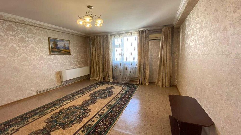 Продам 2 ком квартиру , Нурсат , вдоль аллеи