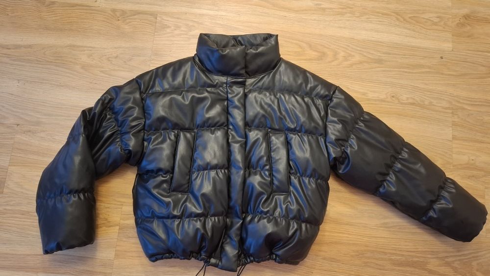 Черно кожено яке