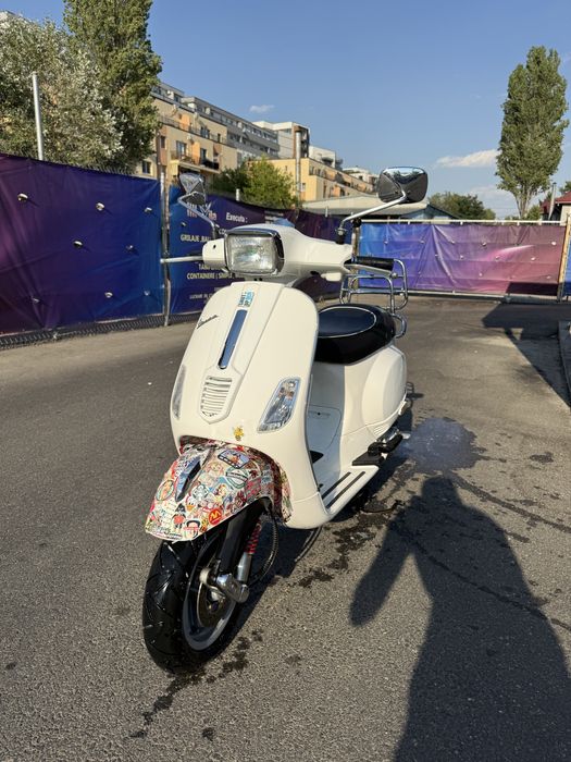 Vând Vespa S50 an 2010