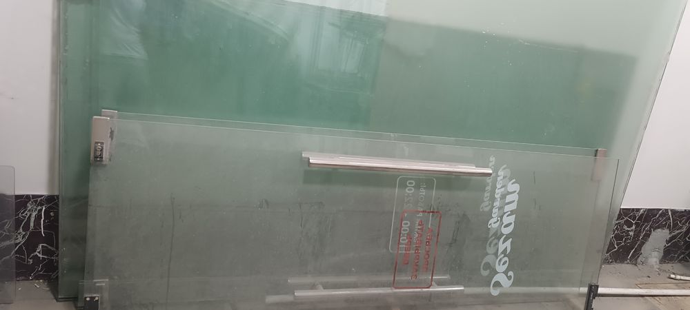 Стеклянные калёные двери и ветражи