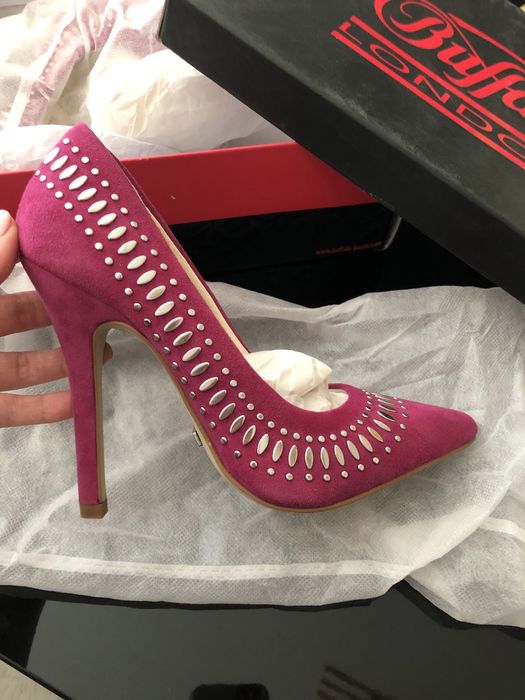 Обувки с ток Buffalo London