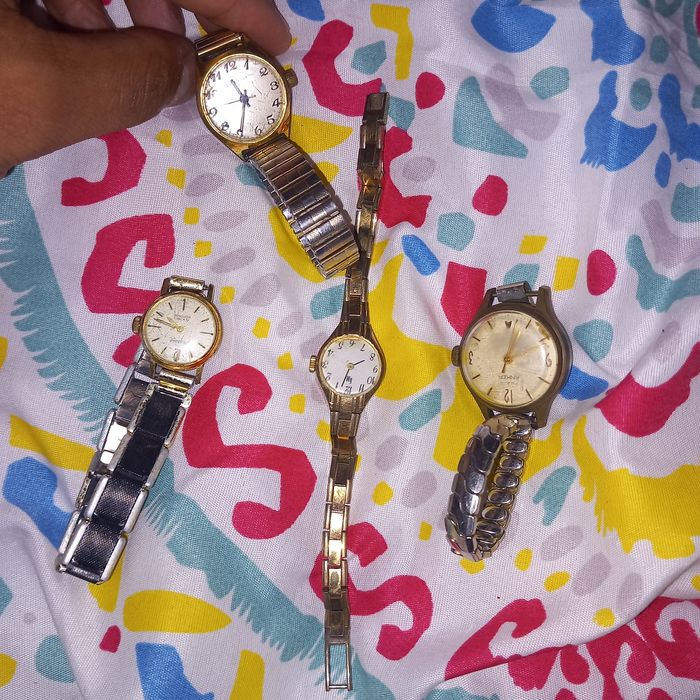 Vând ceasuri mecanice