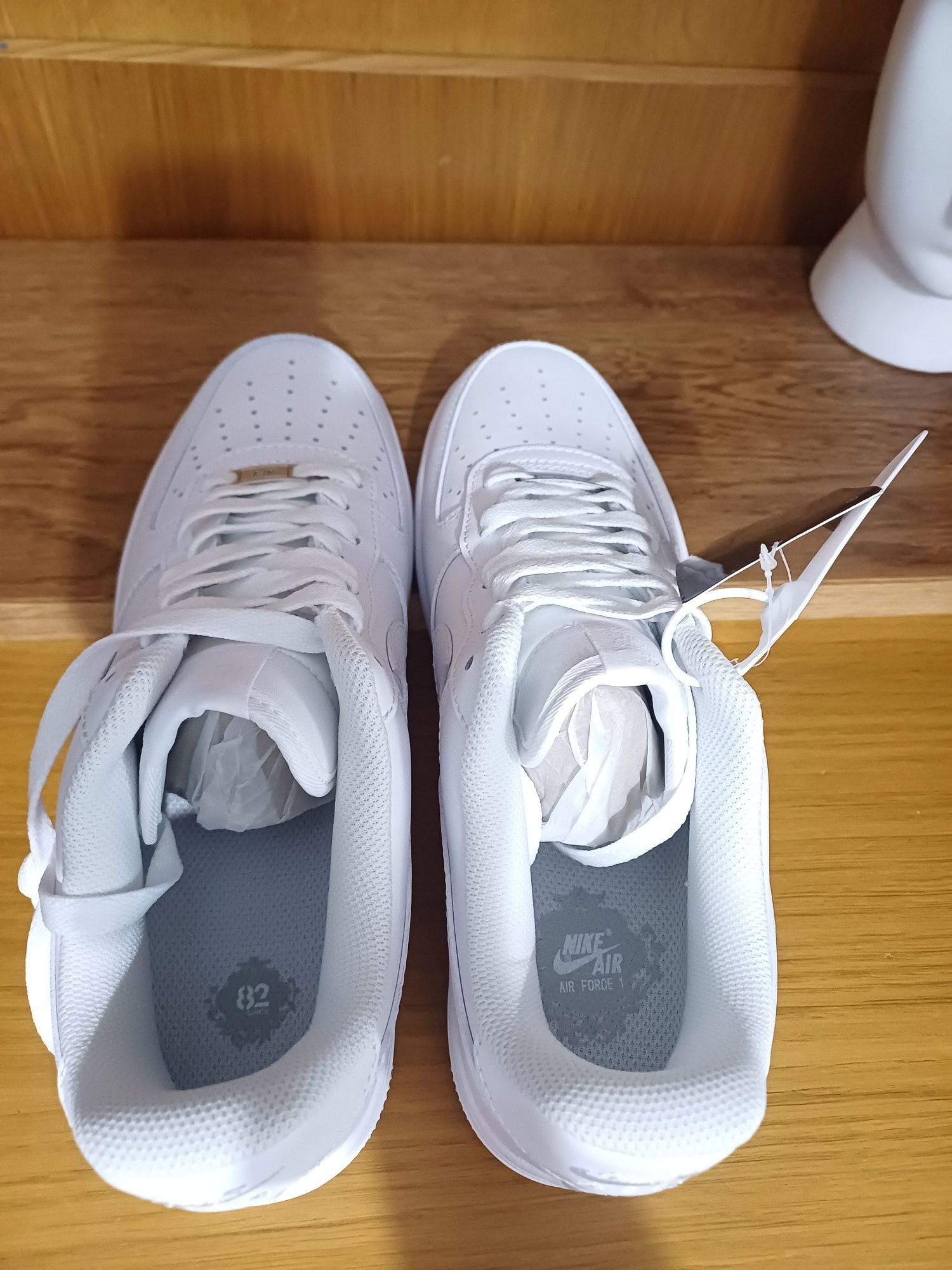 Nike Air Force 1 - с ПОДАРЪК чорапи на Nike