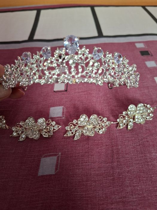 Vând Coronițe și Accesorii Mireasă Noi
