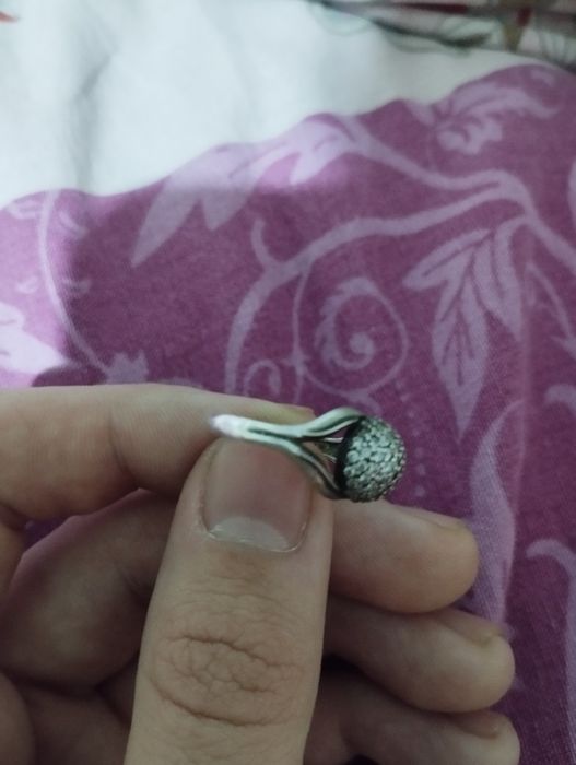 Продам кольцо 16 размер