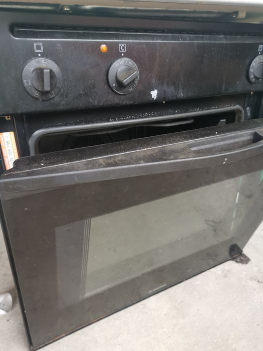 Cuptor electric Ariston