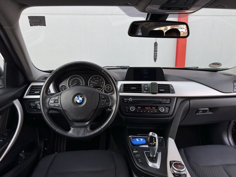 Bmw seria 3 f31/2014/ACC(distrinic)/184 CP/bi-xenon/cutie ZF/Jante/