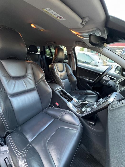 Volvo V60 Diesel Plug In Hybrid AWD 2015 automata piele xenon